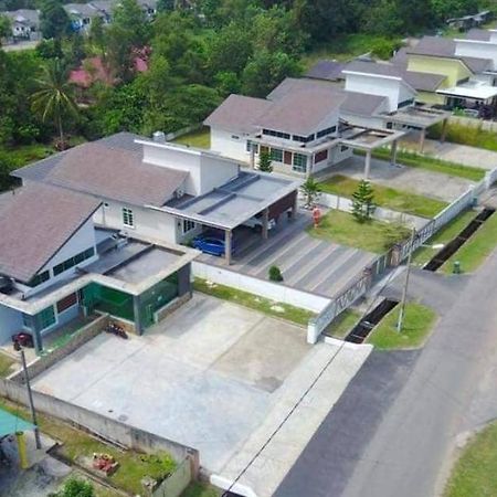 Dlayaran Villa Guest House クアラ・ロンピン エクステリア 写真